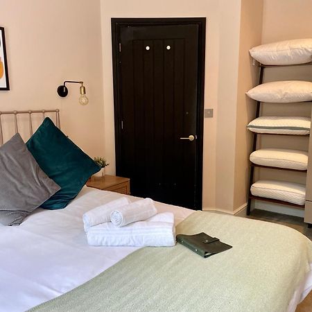 Pillow Menu! 1 Bed Garden Flat Finsbury Park Лондон Екстер'єр фото